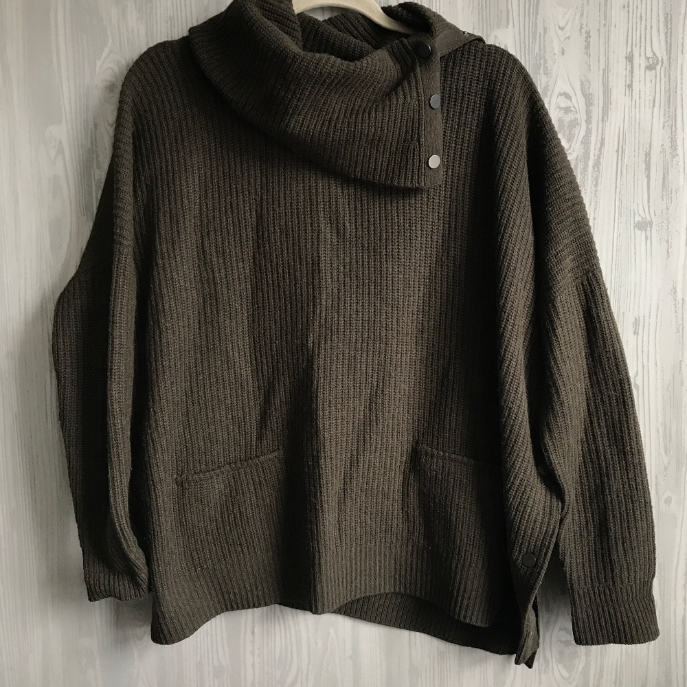 Vince Ribbed Snap Turtleneck Sweater - Picture 2 of 6